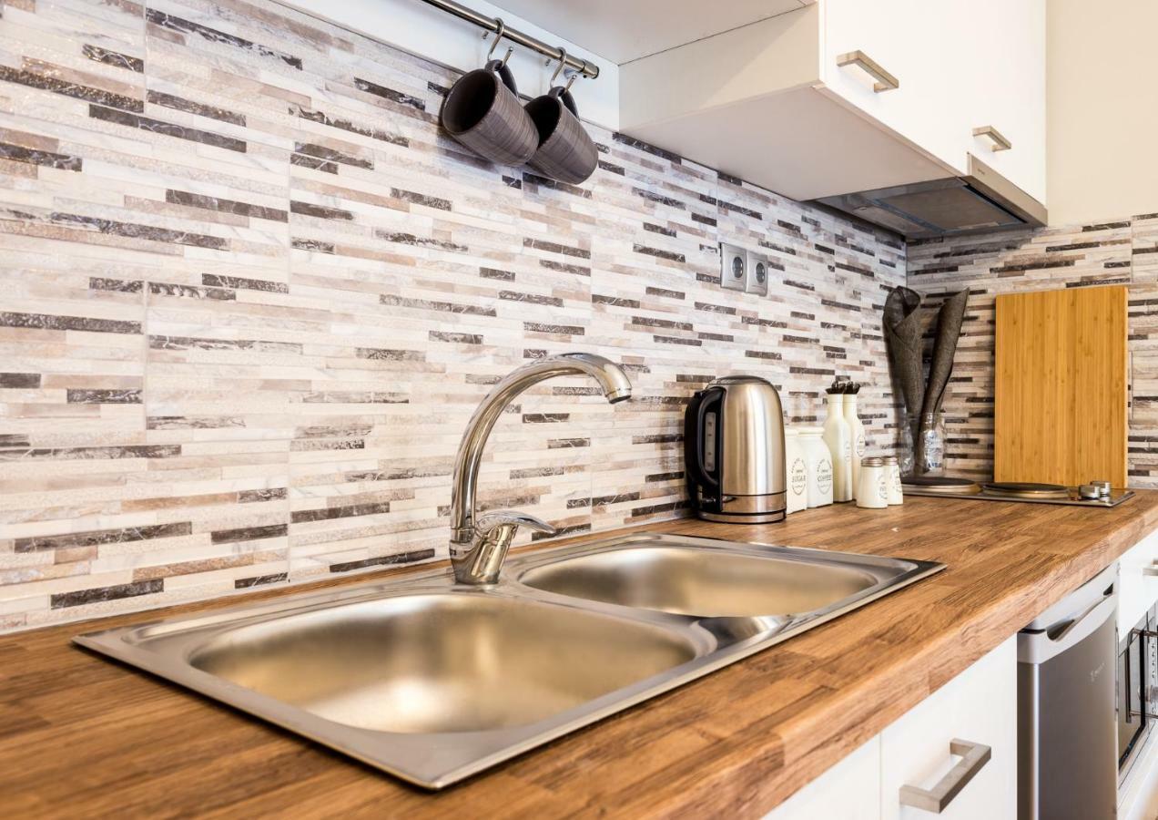 Exceptionally Located Studio Apartment เอเธนส์ ภายนอก รูปภาพ