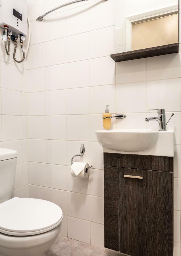 Exceptionally Located Studio Apartment เอเธนส์ ภายนอก รูปภาพ
