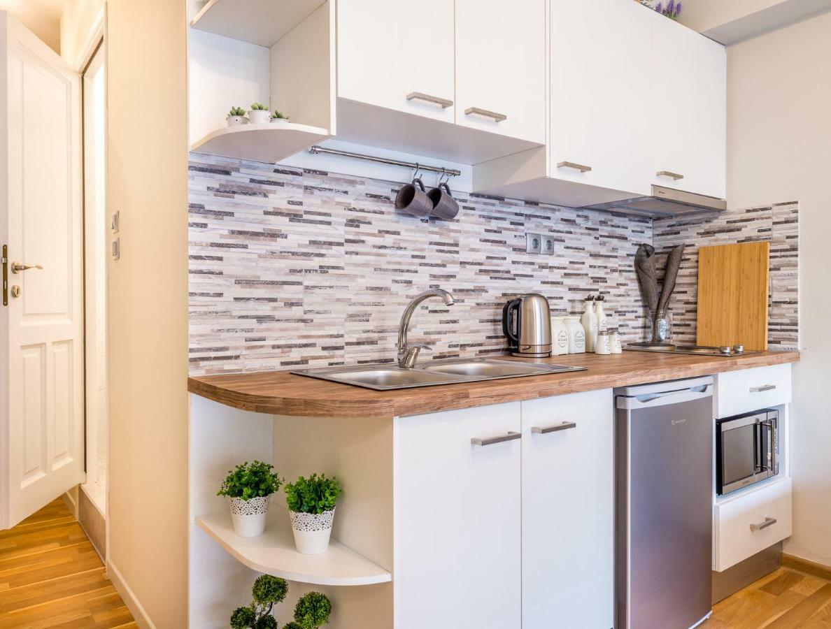 Exceptionally Located Studio Apartment เอเธนส์ ภายนอก รูปภาพ